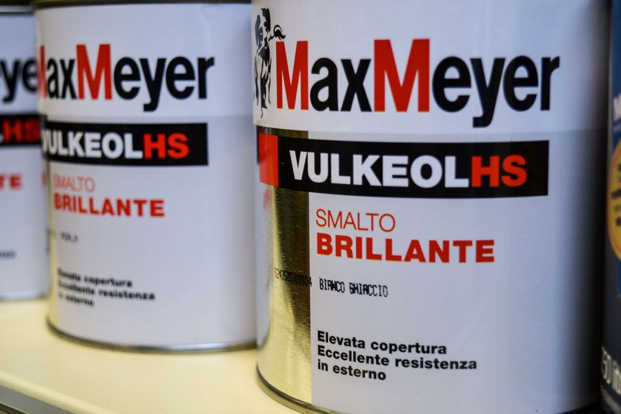  Il colorificio Praticar, con sede a Voghera in provincia di Pavia, vernici e colori